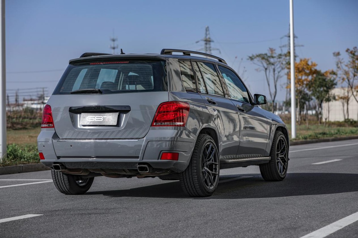 奔驰glk改米白色,奔驰glk内饰改装大连屏