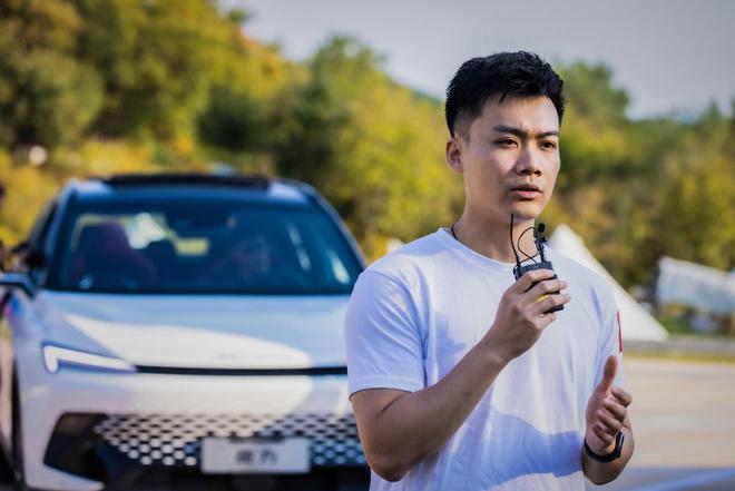 燃油车汽车智能吗,燃油车是否能够像电动车一样智能