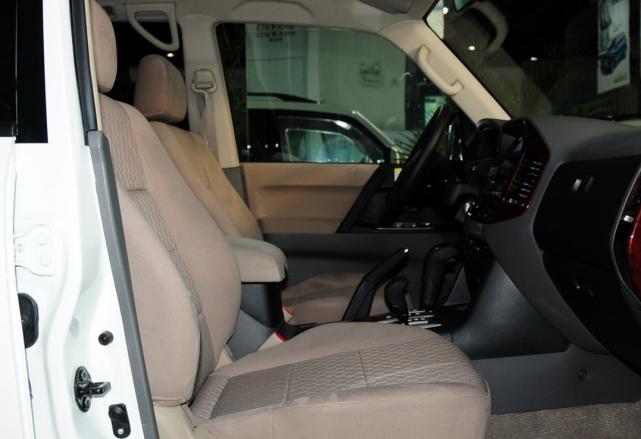 2023款三菱帕杰罗金标,帕杰罗v93立标是中东版还是中规版