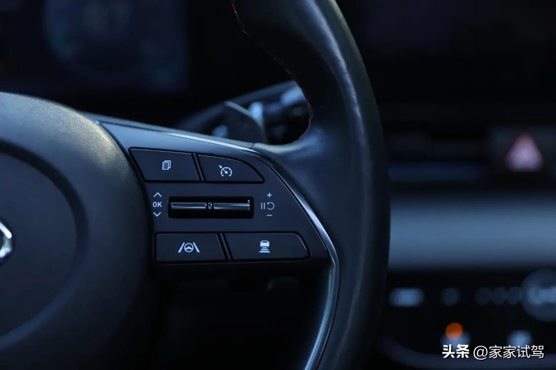 万元a级家轿试驾北京现代伊兰特,现代伊兰特1.5llux尊贵版最新落地