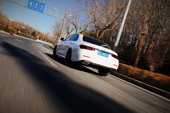 奔驰e标轴买260还是300,奔驰a级180评价