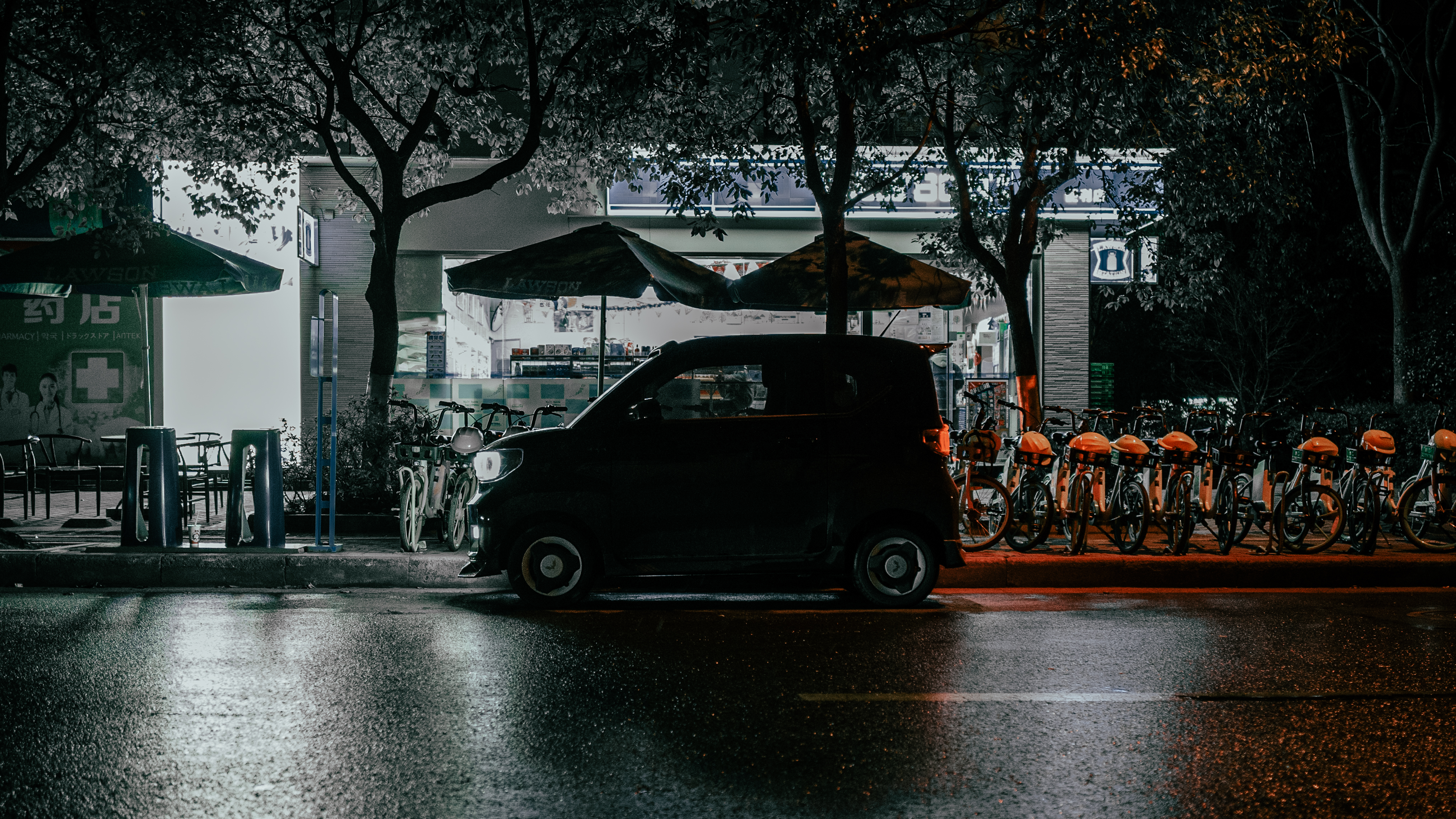 五菱宏光mini三代马卡龙黑武士,五菱宏光miniev马卡龙改装大灯