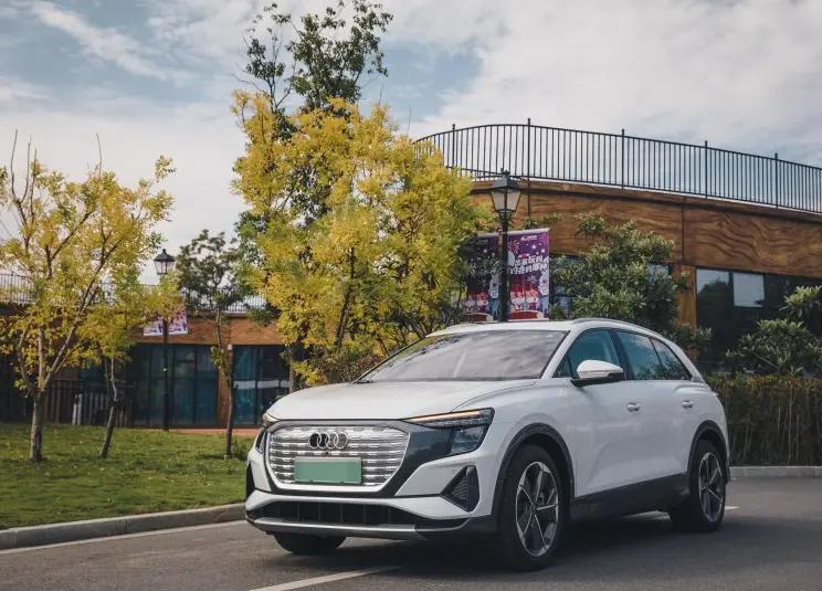 奥迪q5e-tron对比modely,奥迪e-tron和q5e-tron区别