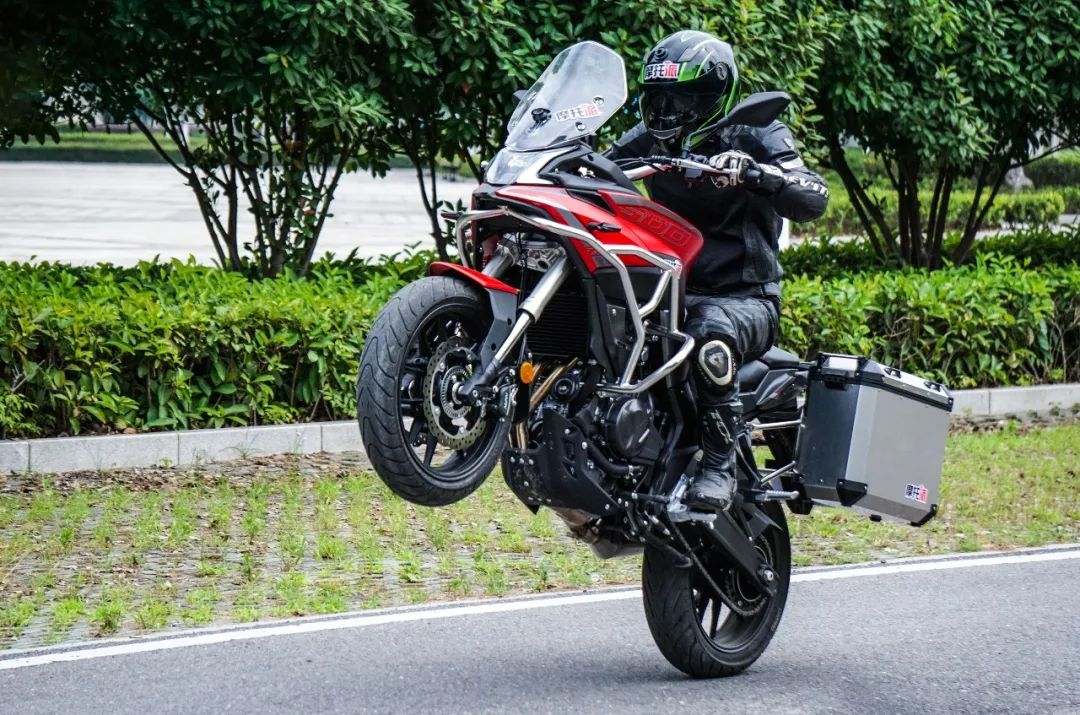 进步明显看得见,进步明显继续努力