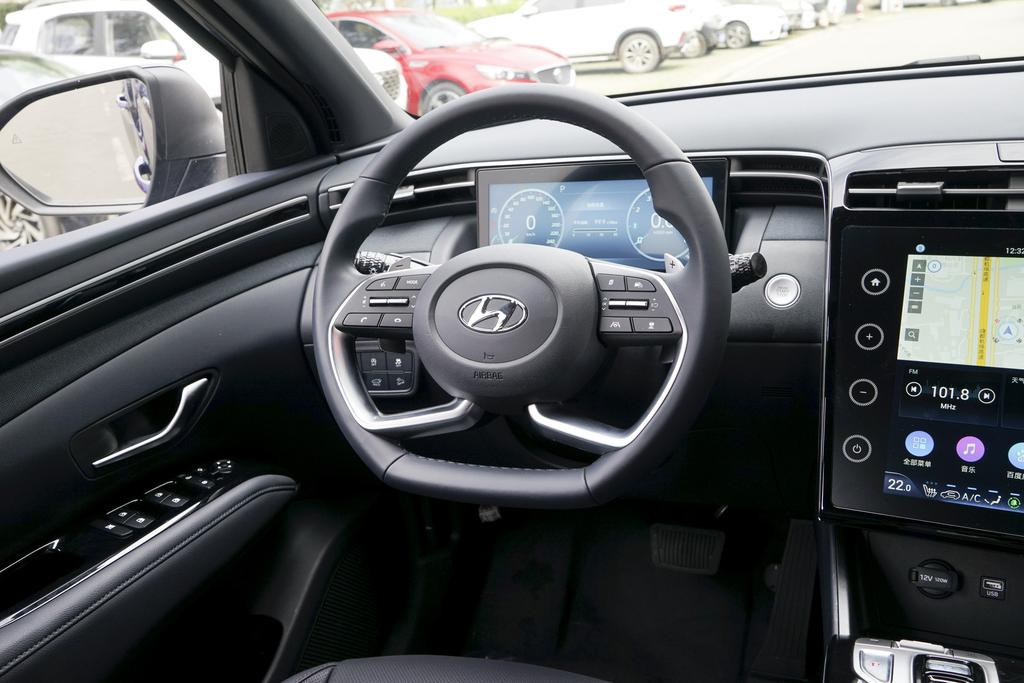 全面升级上新,最新款北京现代途胜试驾视频