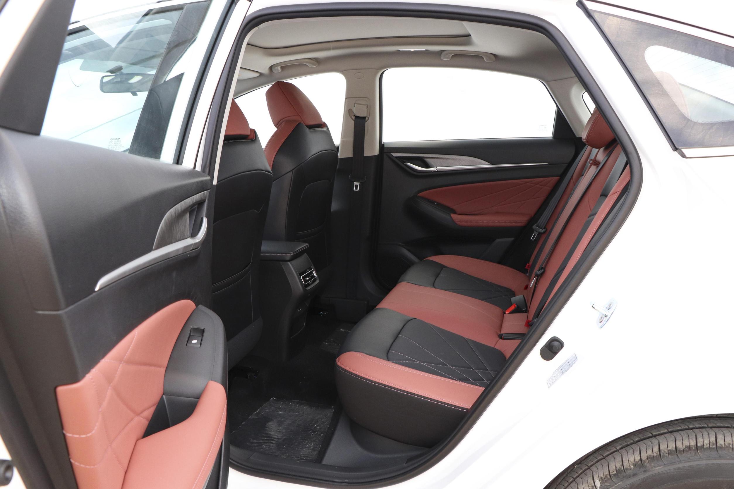 省油性价比高10万左右的家用轿车,省油轿车排行榜10万以内