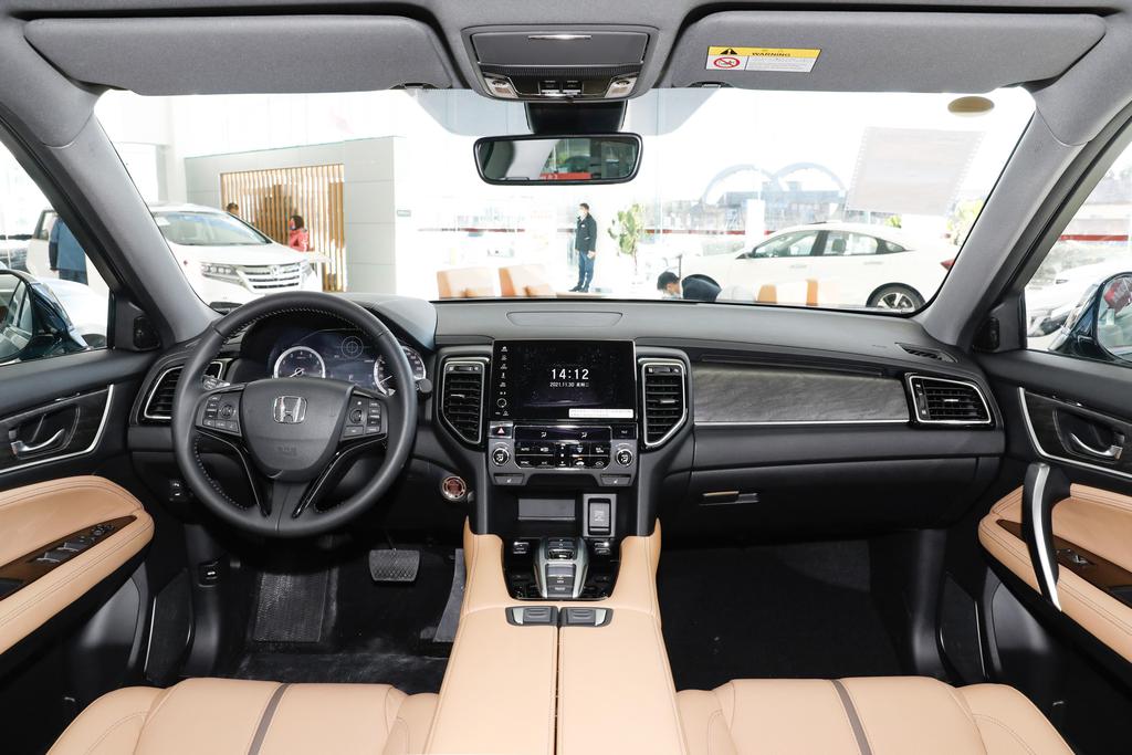 本田urv限时优惠18万欢迎试乘试驾,17白色2.0本田ur-v两驱豪华版