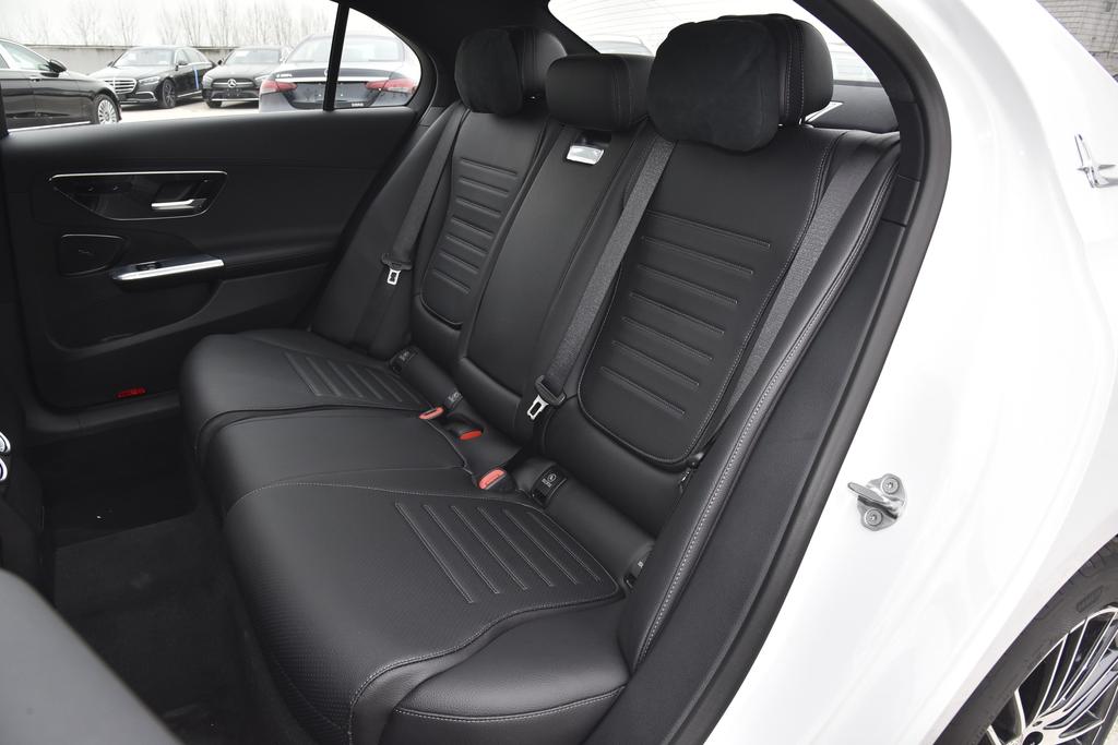 奔驰c级amg2010款油耗,奔驰c级200l运动版油耗