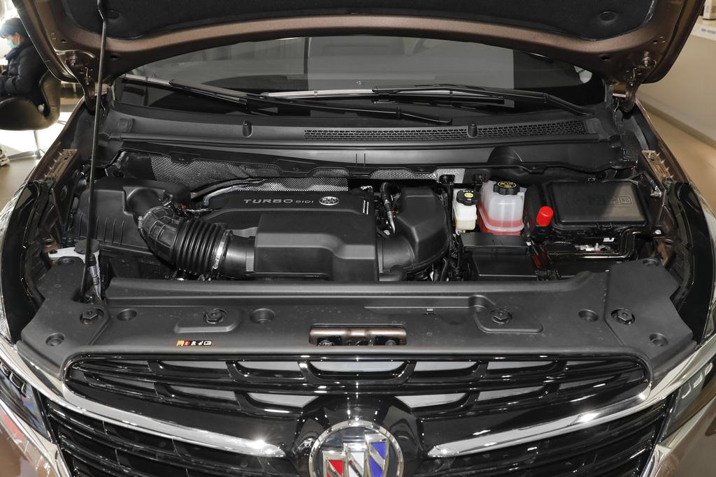 别克gl8大屏幕显示车辆信息,别克gl8大屏幕面板怎么拆卸