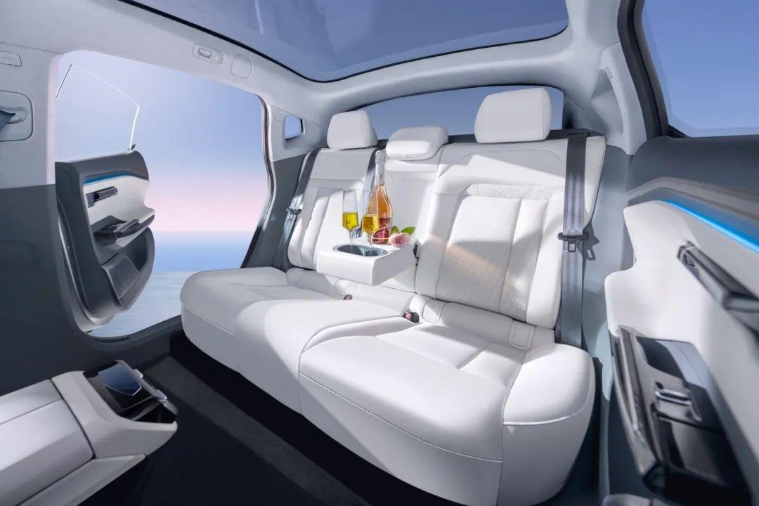 hypergt作为埃安hyper王牌车型,hypergt炫酷车