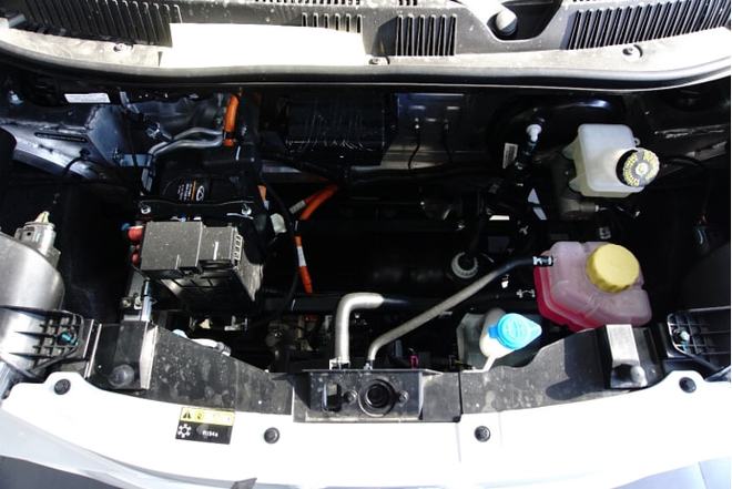 奇瑞小蚂蚁2022款甜粉款,小蚂蚁罗曼斯和全糖甜粉款区别