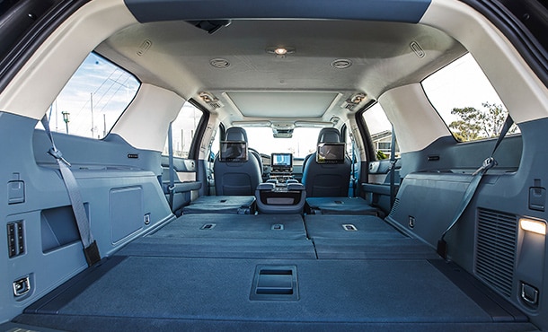 林肯领航员极致灰,林肯领航员老款升级新款内饰