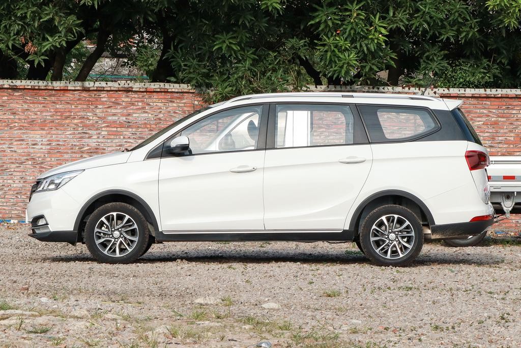 宝骏730性价比最高的国产家用轿车,宝骏730测评视频2021