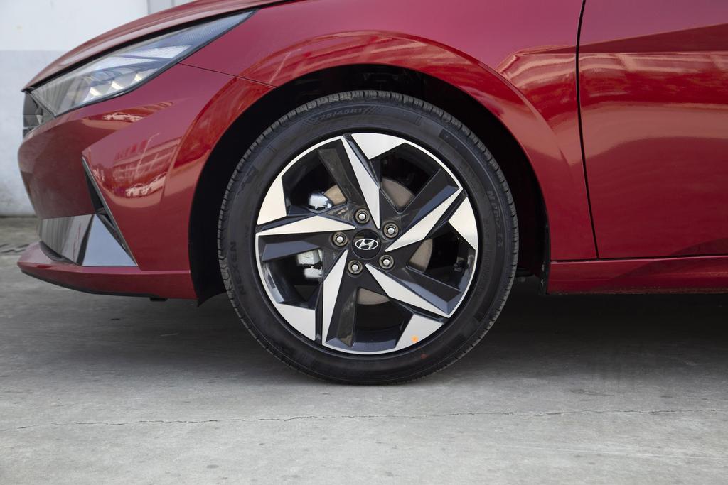 现代伊兰特精英版驾驶体验,全新伊兰特运动范儿