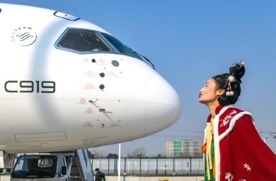 c919首飞成功后的车型,首架量产型c919售价