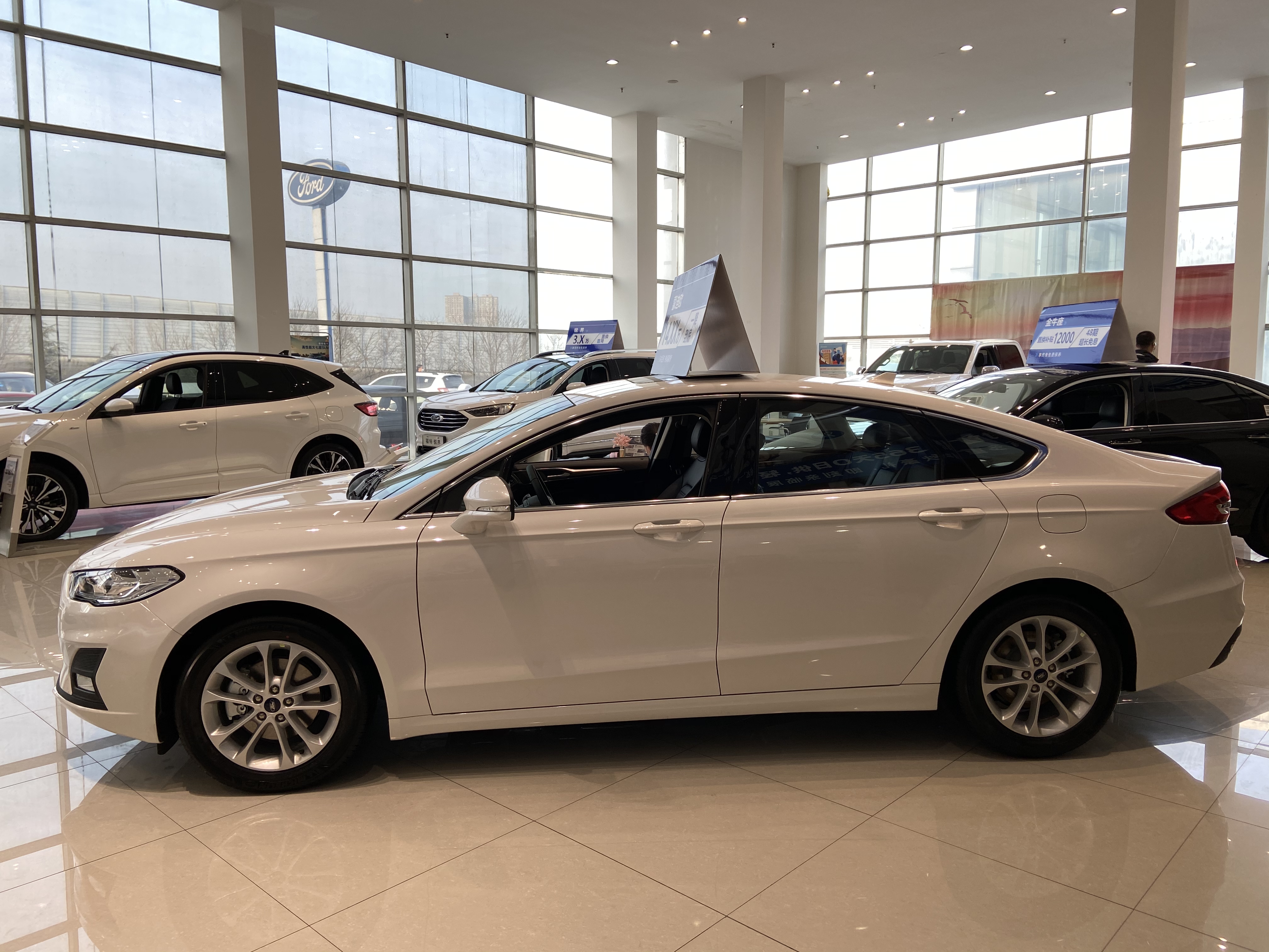 探店实拍福特蒙迪欧，操控出色的合资B级车！值得入手吗？