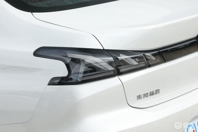 标致408机油少烟也不黑,标致408十周年碳晶黑