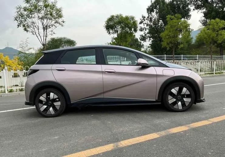 女生买新能源车哪款比较合适,新能源车女生推荐