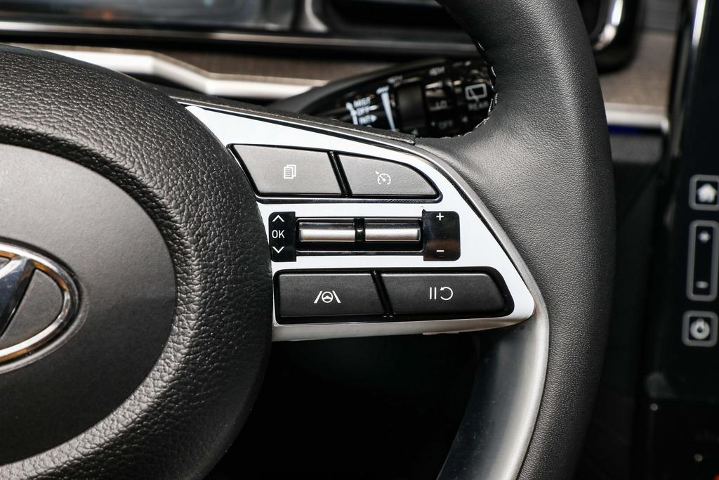 现代首款mpv库斯途车身颜色有几款,北京现代库斯途发布会现场在哪里