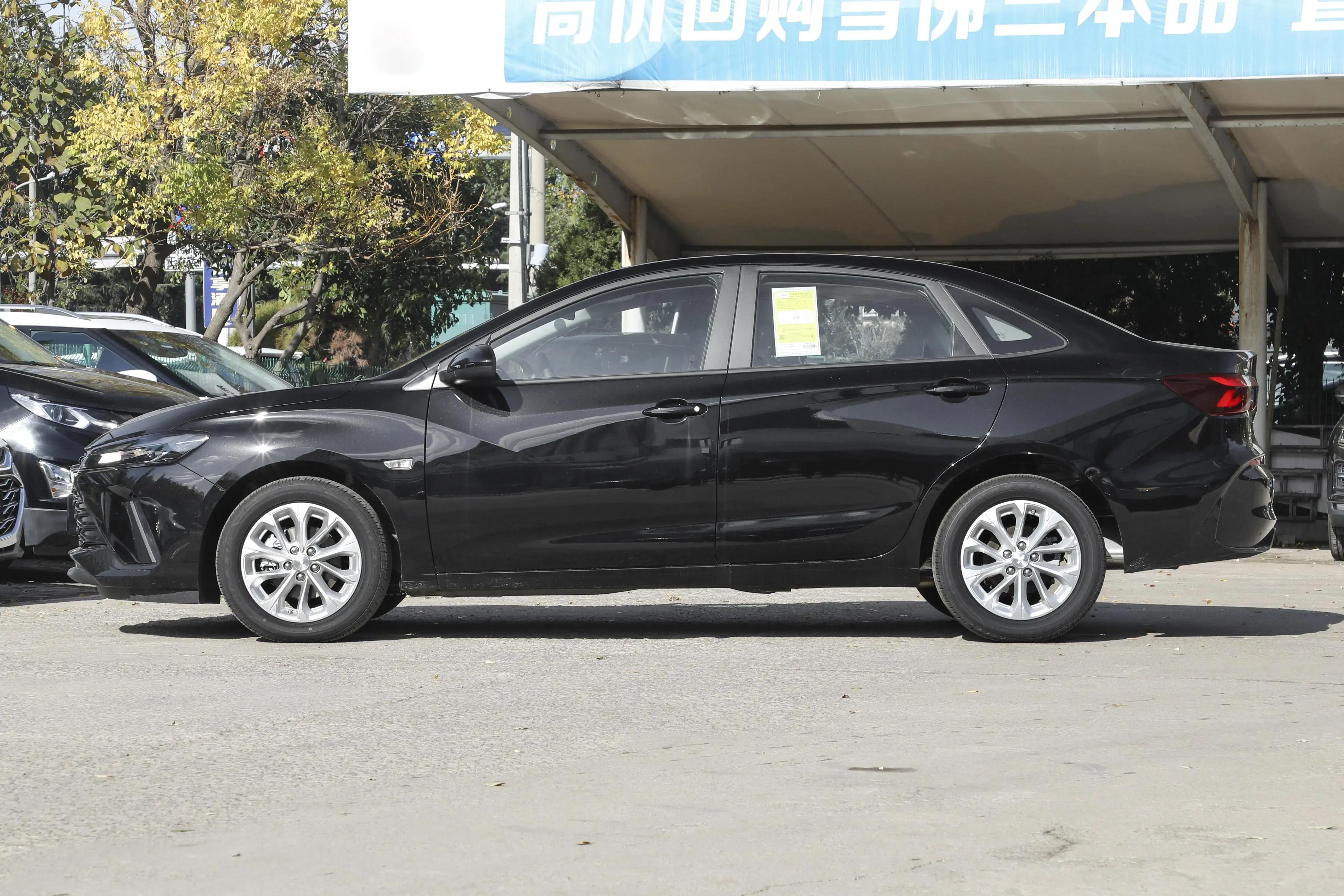 最新款雪佛兰科鲁泽深度测评,雪佛兰科鲁泽22款1.5l自动320悦享