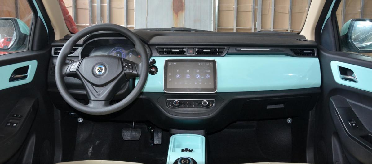 华晨新日i03空间实测,华晨i03新能源安全性怎么样