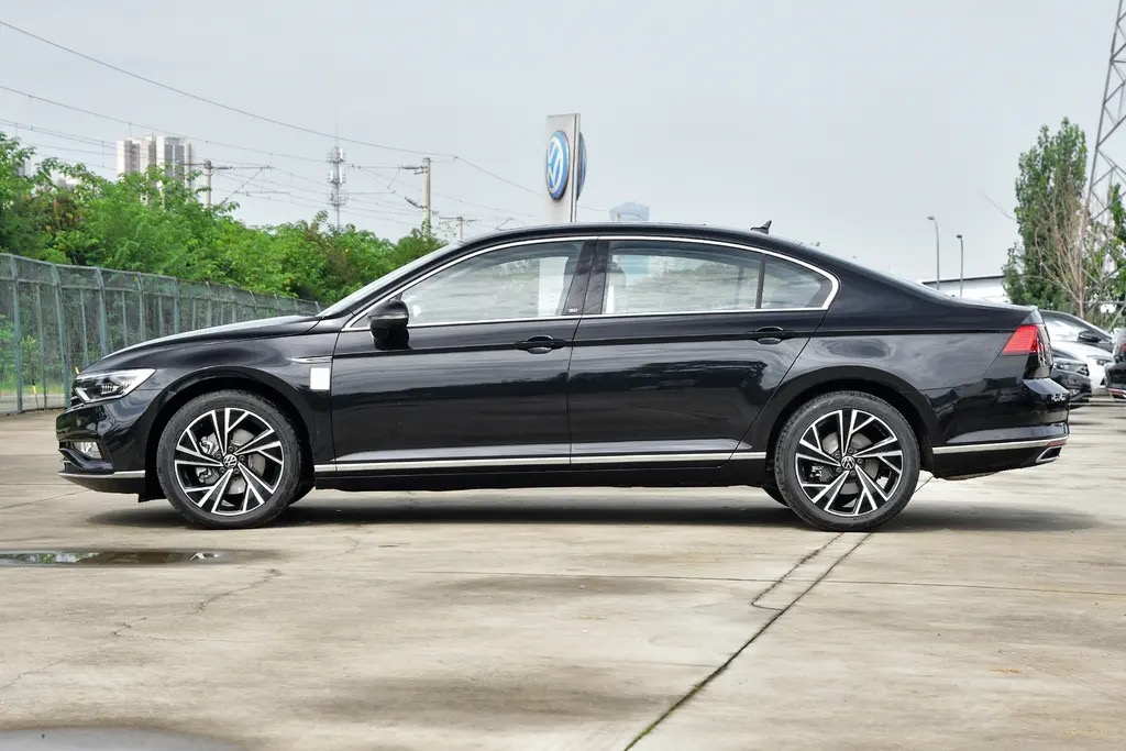 小保养都要999元，月均支出2199元，大众迈腾用车成本分析！