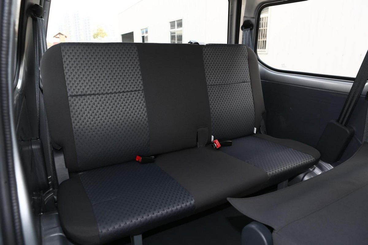 个人买货运版五菱之光有什么弊端,新的五菱之光最便宜多少钱