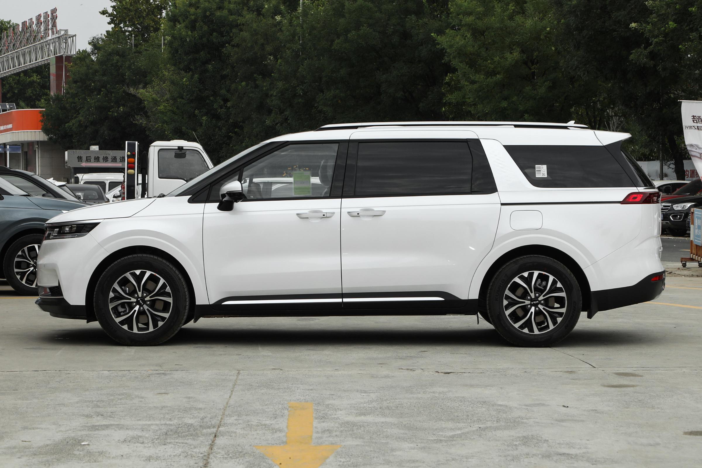 全新嘉华2.5t+8at真实油耗多少,起亚全新家用mpv起亚嘉华到店实拍