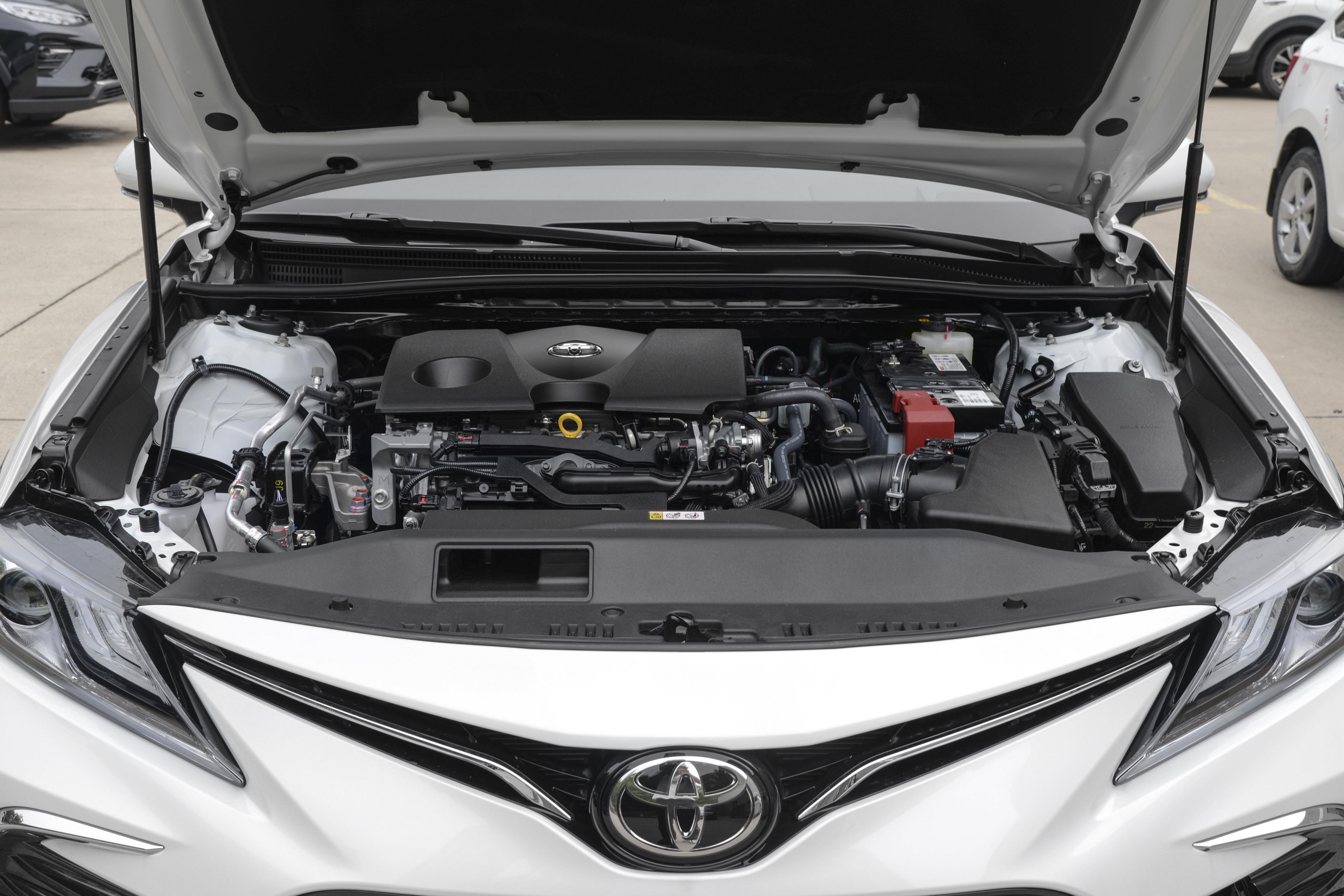 凯美瑞为何能在中型车中站稳脚跟？就单单靠耐用性？整体解析！