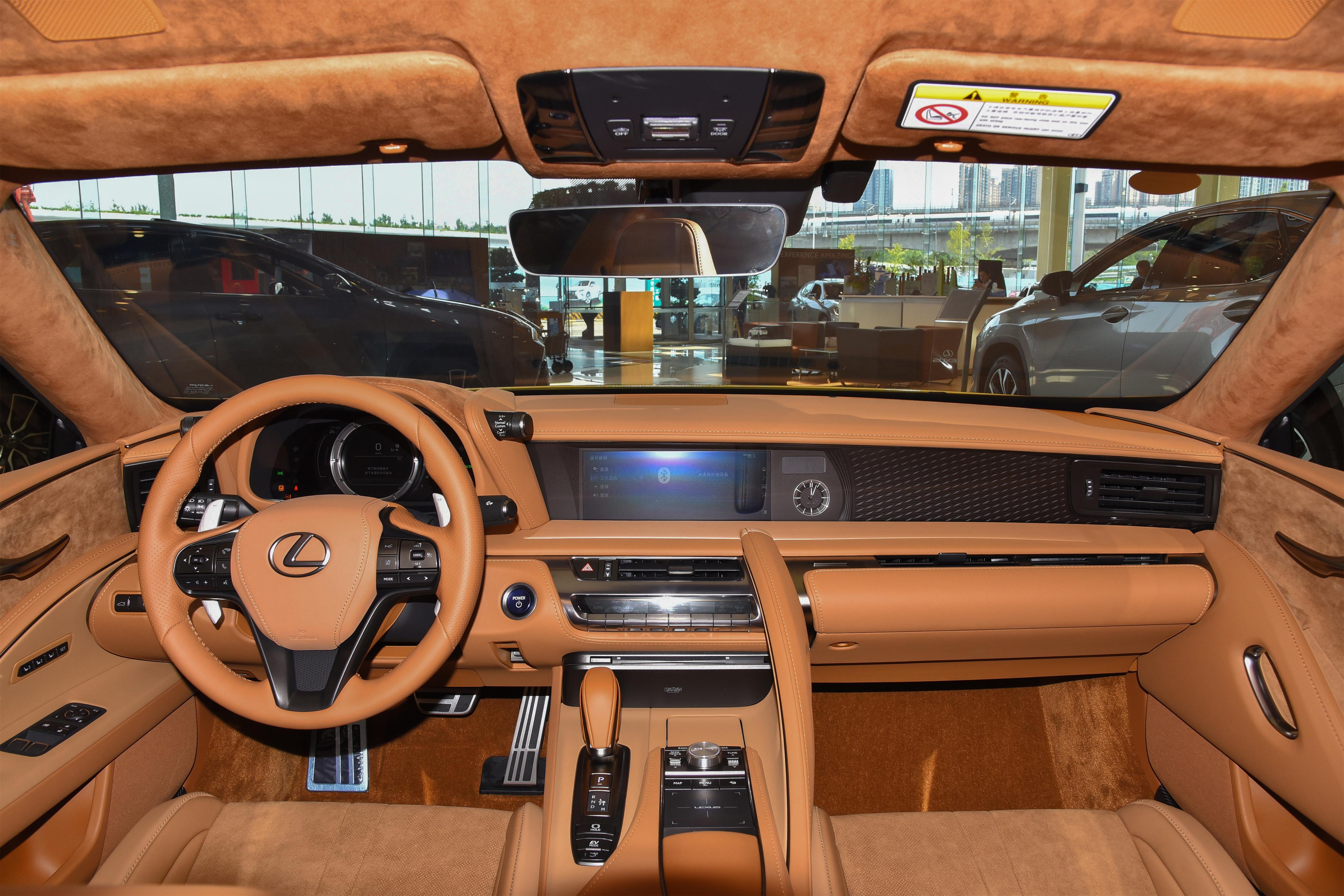 2021款雷克萨斯lc跑车,lc300兰德酷路泽vs雷克萨斯lx570