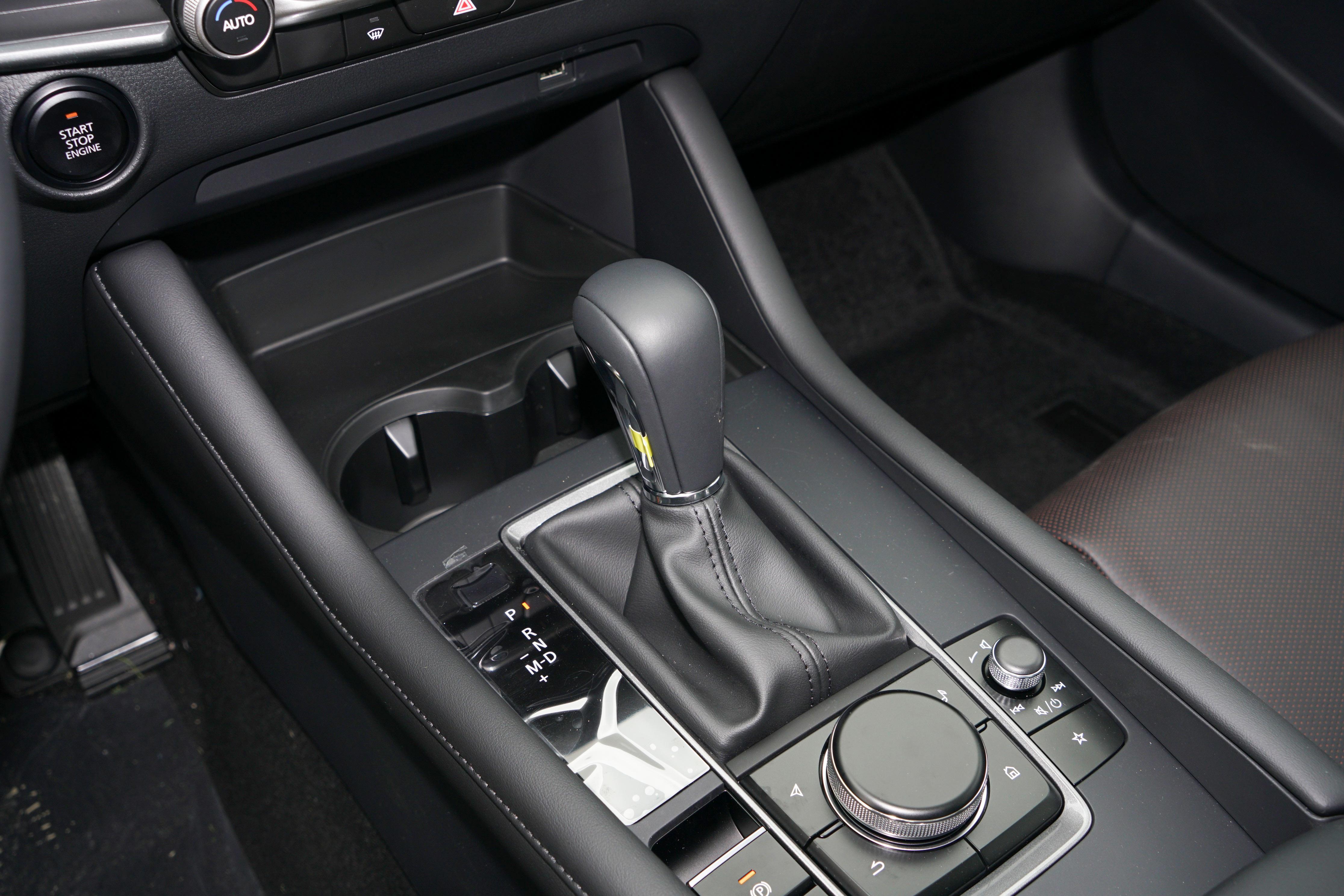 马自达3昂克赛拉2022款2.0落地价,马自达3昂克赛拉2022款2.0智擎版