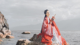 女军医带药房和军火库穿越古代,女医穿越古代给王爷治病