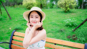 被匪徒追杀的男子,被追杀上车