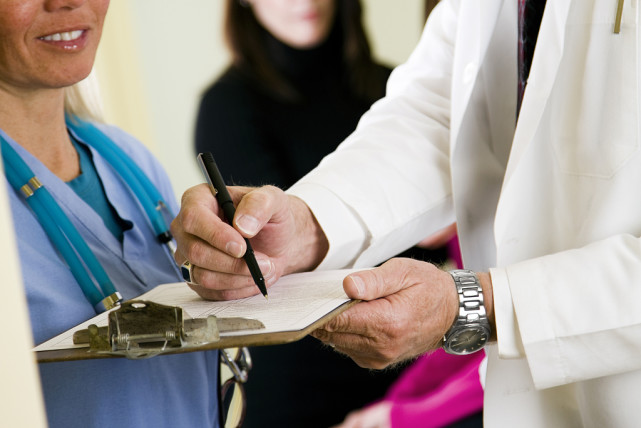 交往之前，如何知道对方有没有艾滋病？