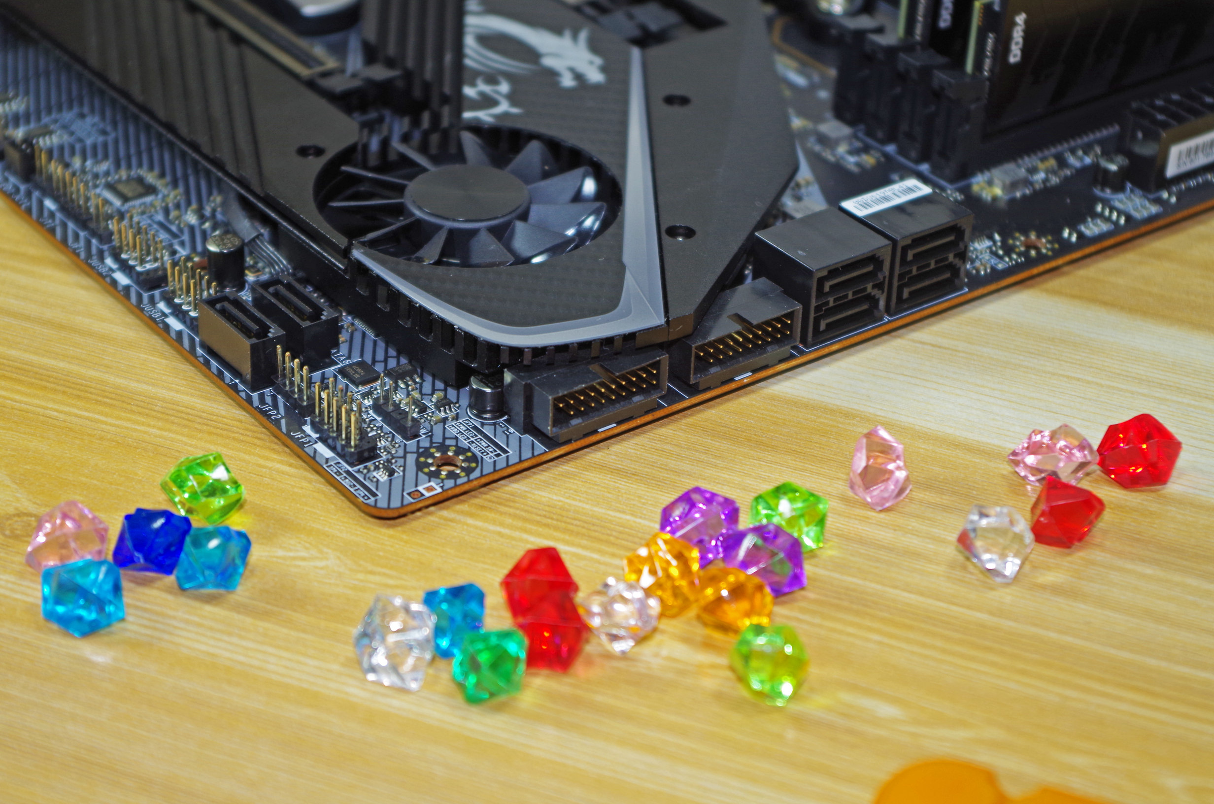 pcie插固态会占用显卡的通道么,pcie延长线对显卡性能测试