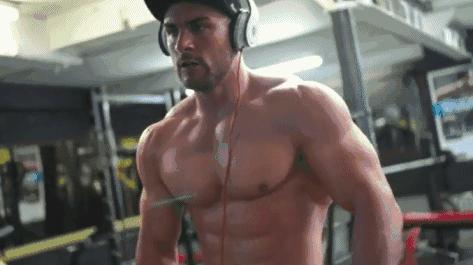 练肩最好的6个动作三角肌,新手练肩最好的6个动作