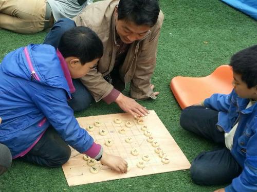 小孩几岁会下棋,孩子几岁适合学下棋