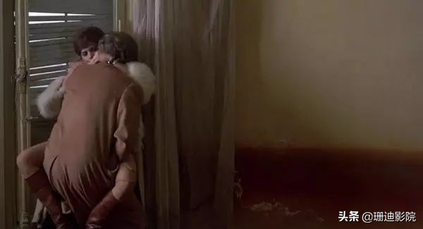 这样的大尺度R级片，注定在影史上留下浓重的一笔