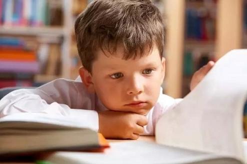 孩子不愿意自主思考问题怎么办,怎么样解决孩子思考的惰性