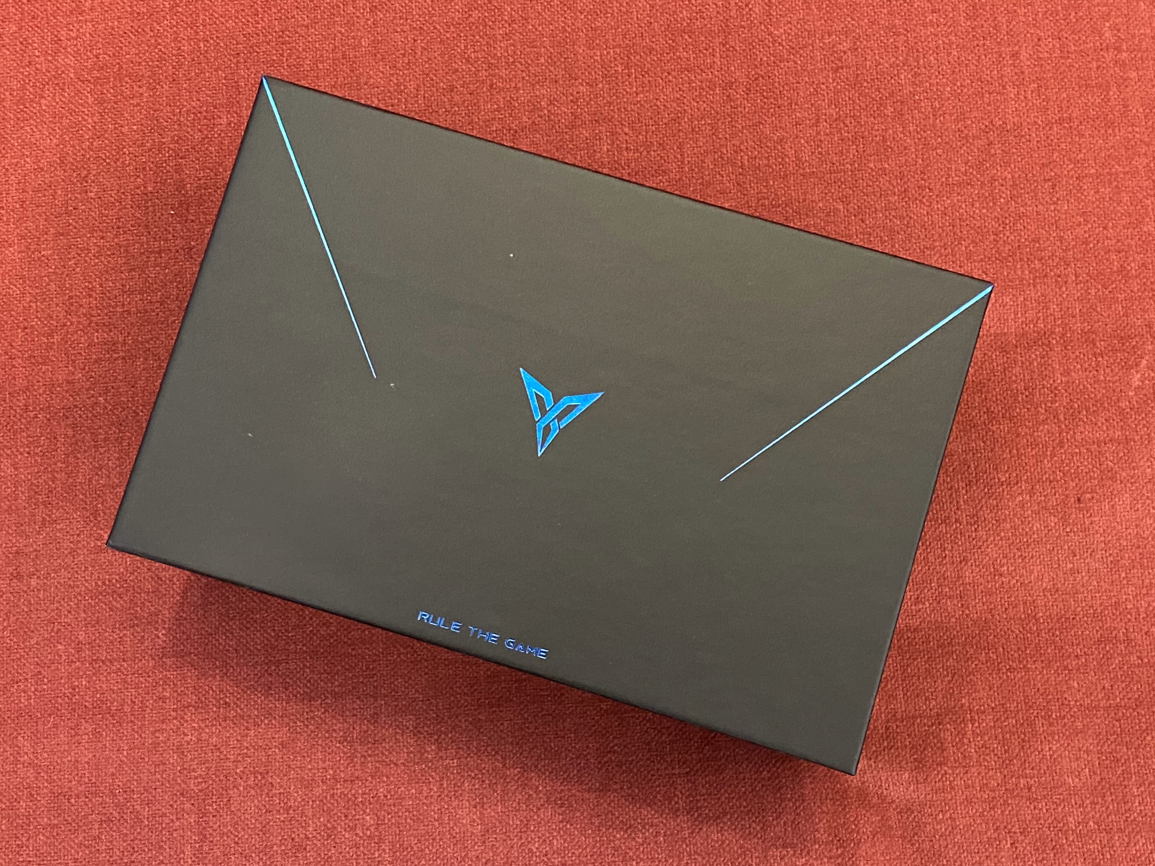 吃鸡神器飞智黄蜂测评,飞智黄蜂单手游戏手柄吃鸡神器