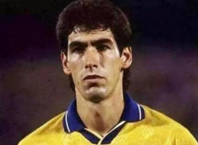 世界杯一场比赛里攻入两个乌龙球,致命乌龙球