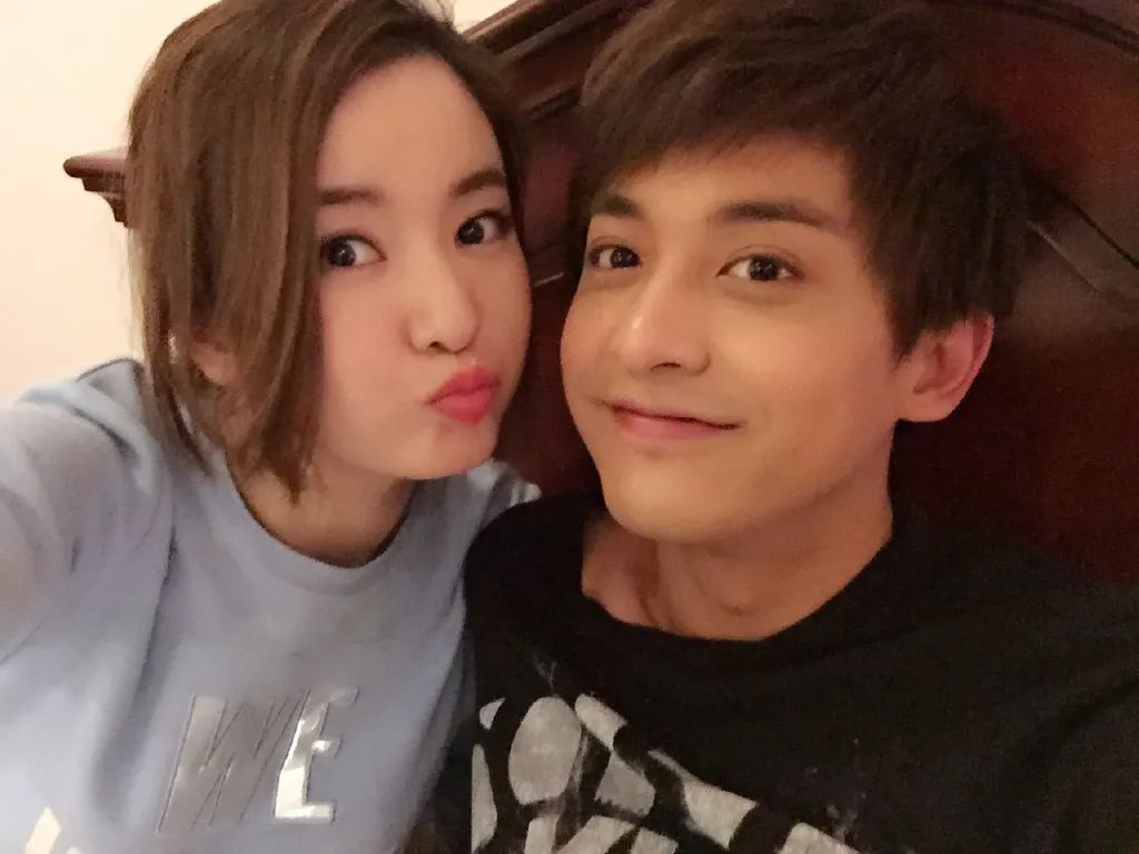 娱乐圈恩爱夫妻,被约定婚后不拍吻戏的李小萌王雷甜到了!