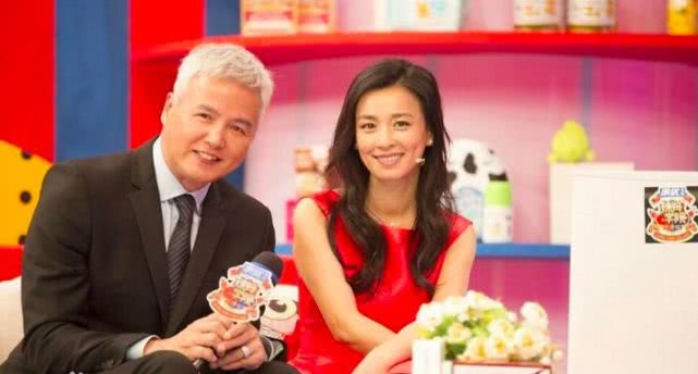 张庭夫妇捐款2000万抗疫！曾因纳税21亿上热搜，微商真这么赚钱？