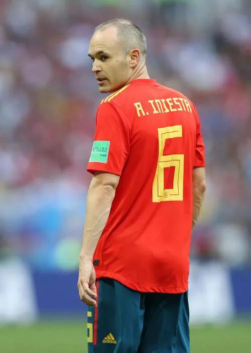 欧洲杯回眸伊涅斯塔,足球中场集锦伊涅斯塔