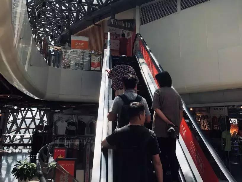 快被遗忘的亚奥商圈，能否因上品+城市奥莱带来新生？