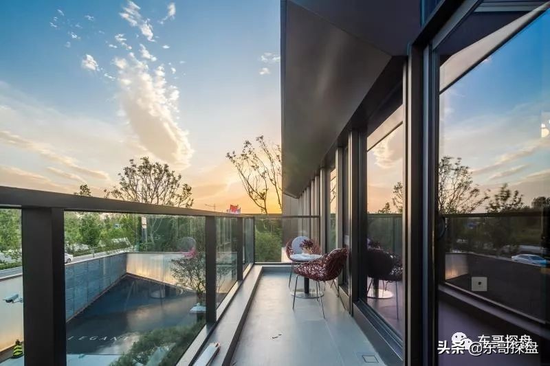 叱咤国际的豫籍金领，归郑置业为何不首选北龙湖？