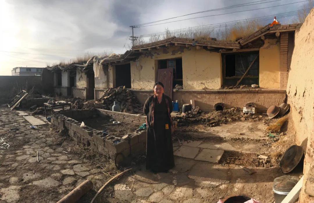 佛经里没有讲，草原上的女人不能搞直播