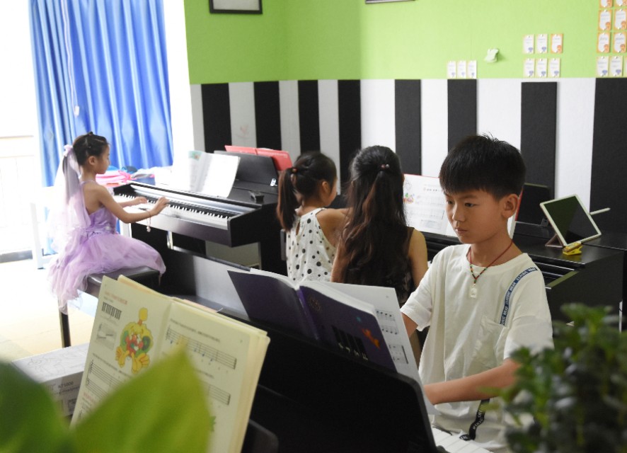 淮阳金色童年钢琴小屋引领孩子们走向正规的艺术道路