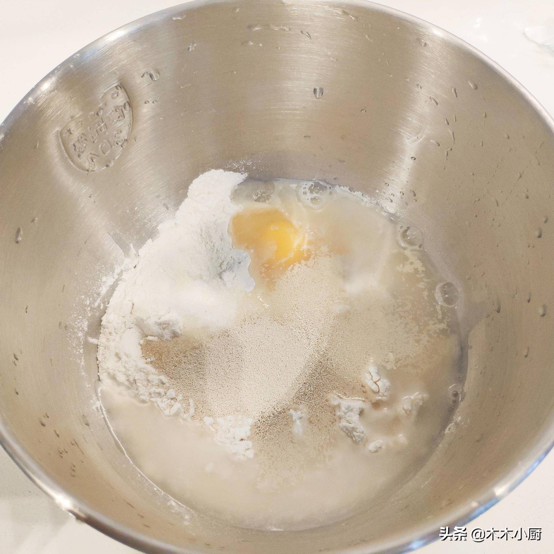 如何用家用蒸烤箱做面包全过程,自己在家用烤箱做面包的方法