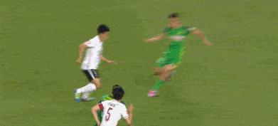 中国足球爆笑动态图,足球比赛搞笑动图高清